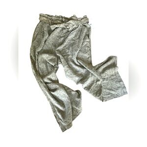 Anthropolgie Pilcro Paperbag Waist Drapey Green
Trousers Size XL‎ NWT